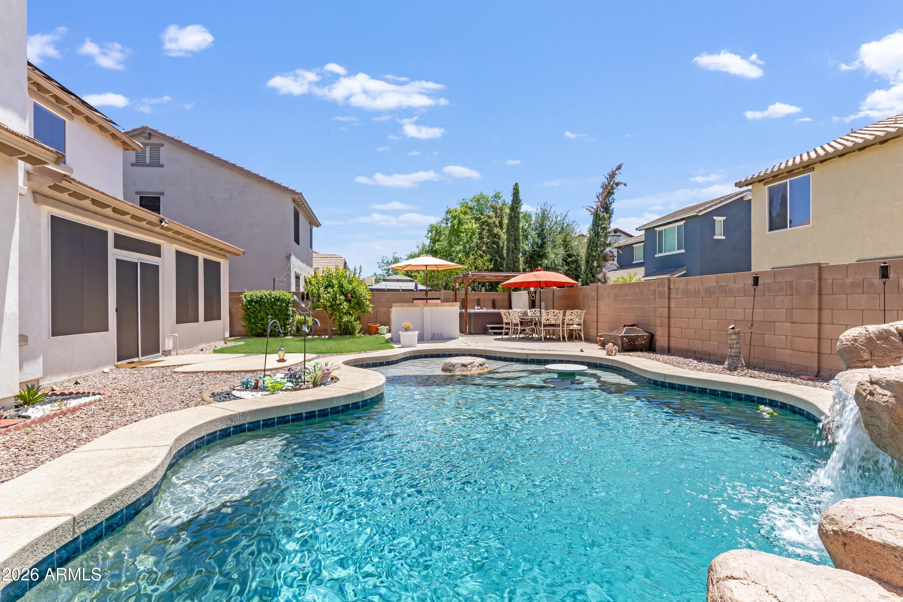 3425 E SIERRA MADRE Avenue