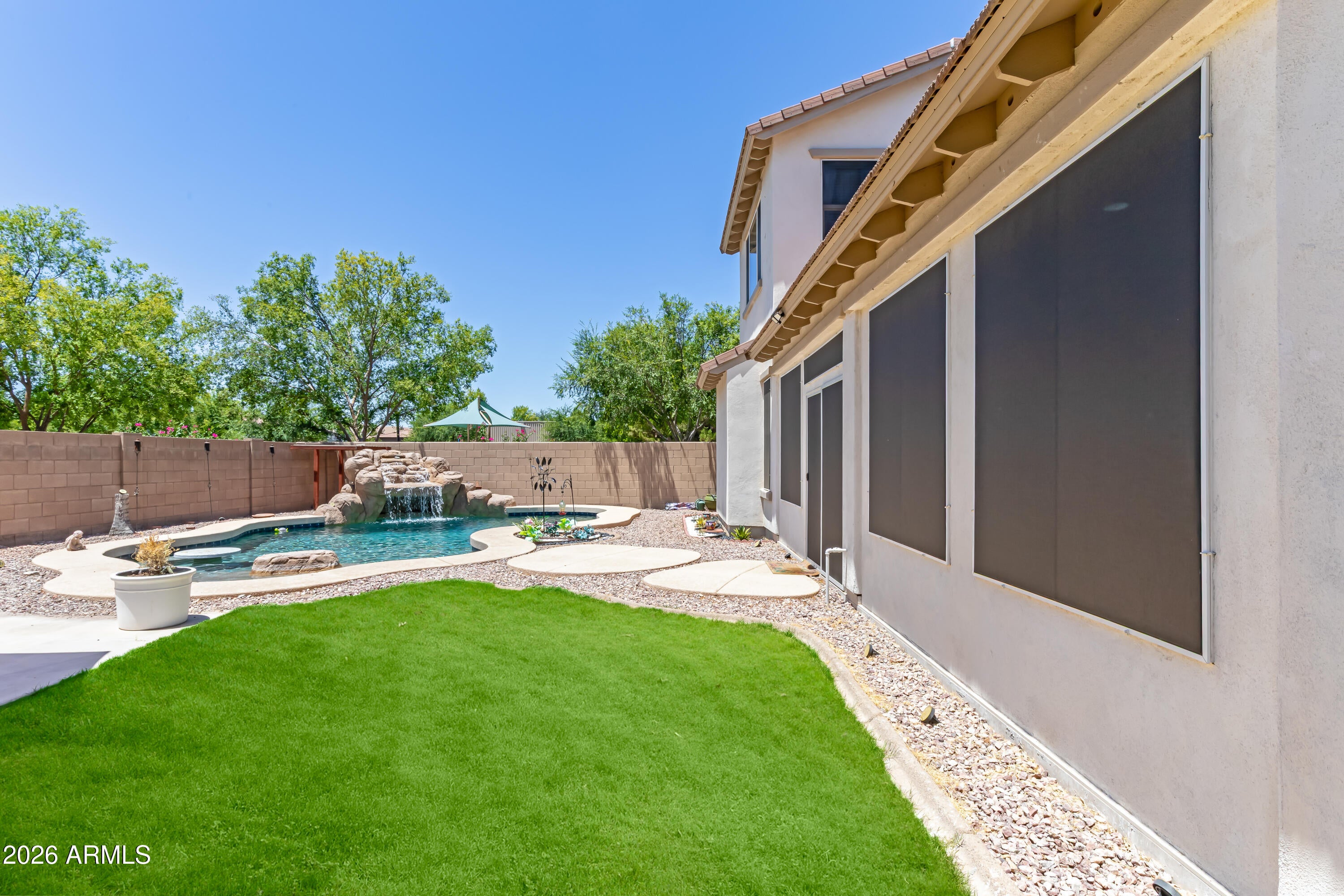 3425 E SIERRA MADRE Avenue