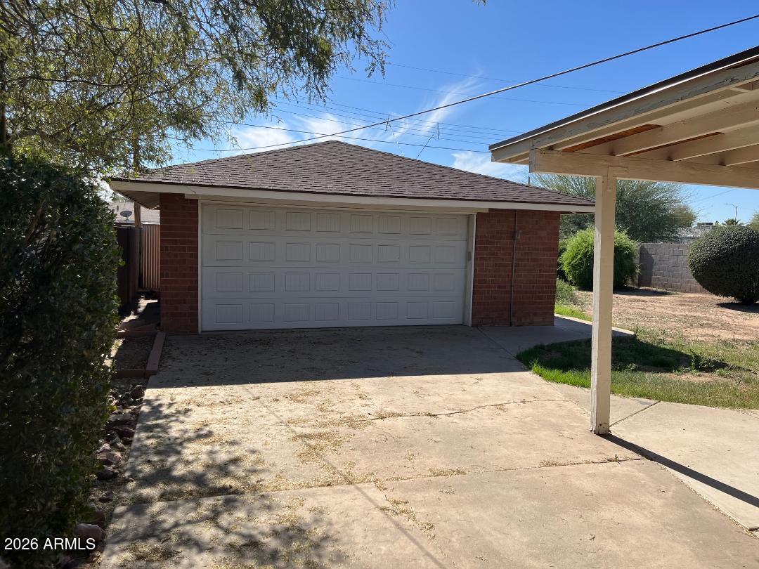 1941 W WHITTON Avenue