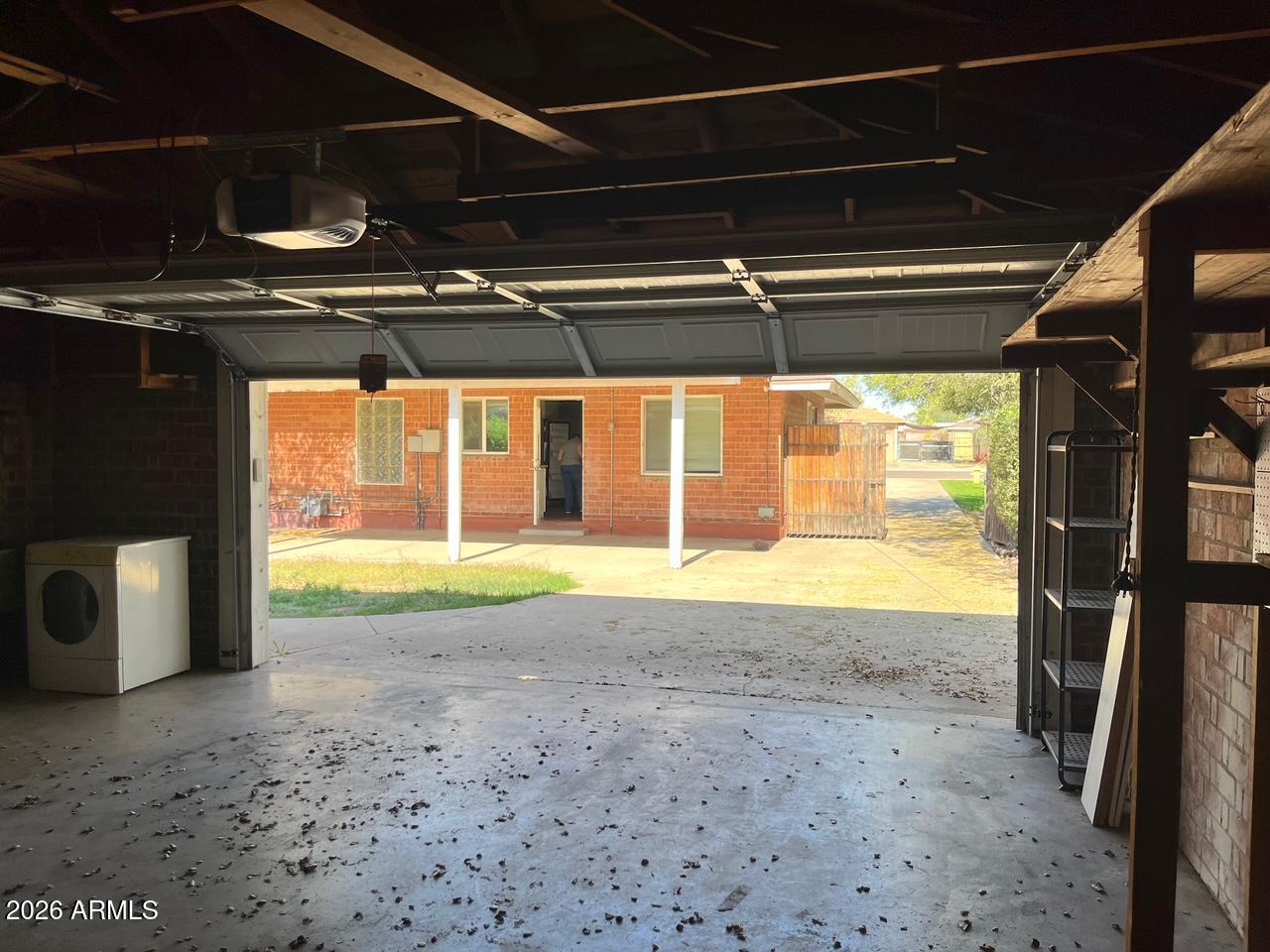 1941 W WHITTON Avenue