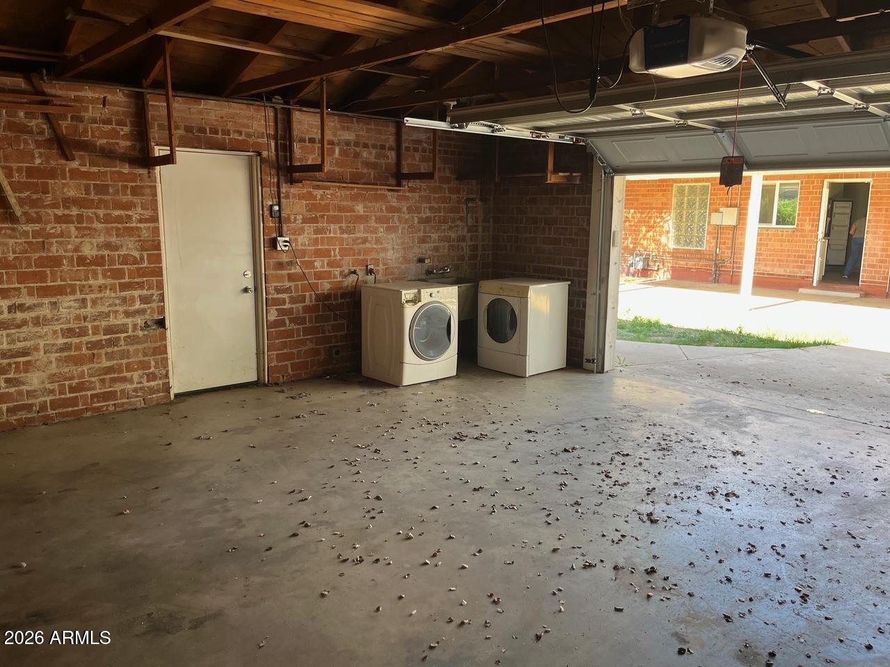 1941 W WHITTON Avenue