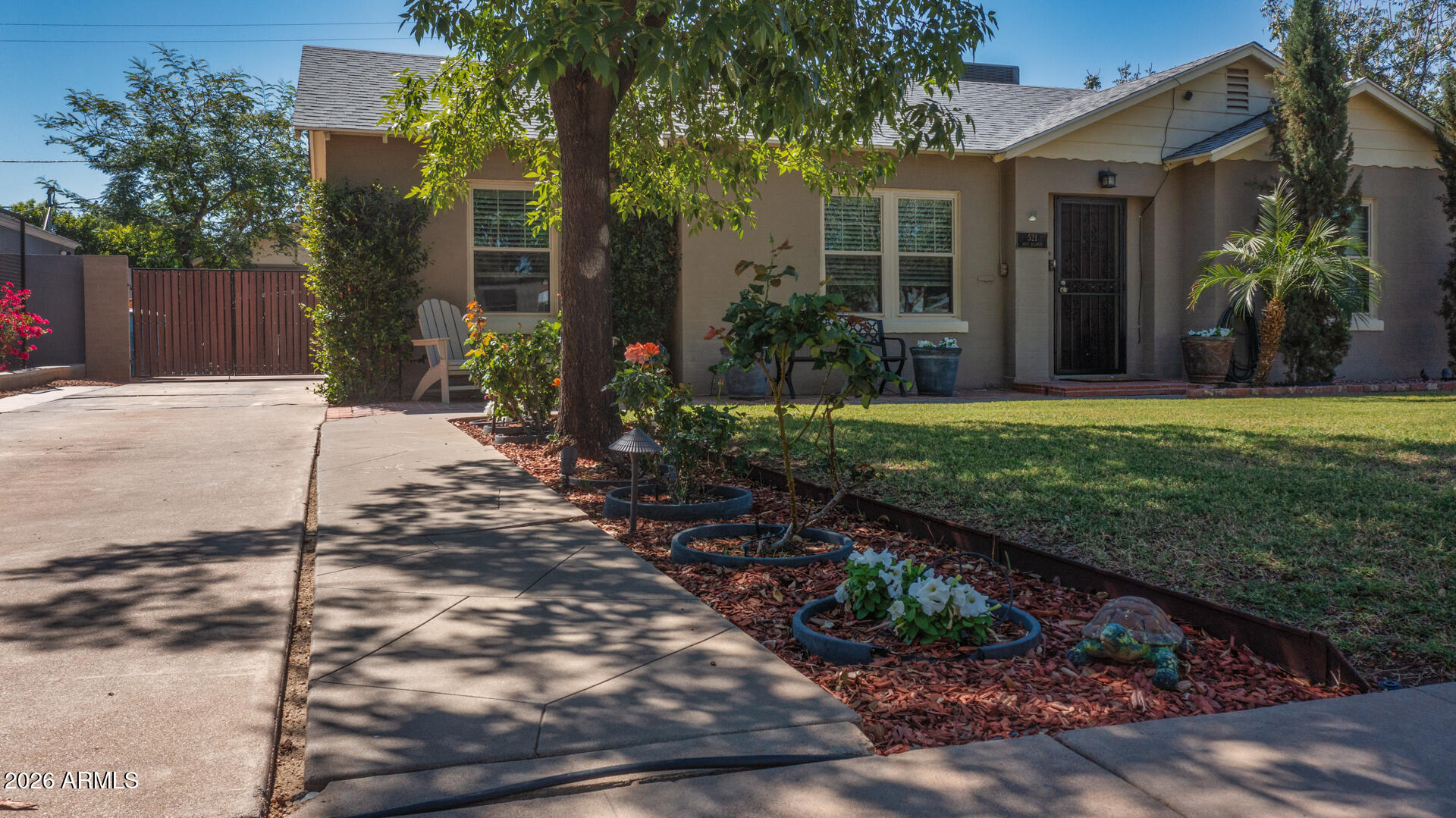 521 W WILSHIRE Drive