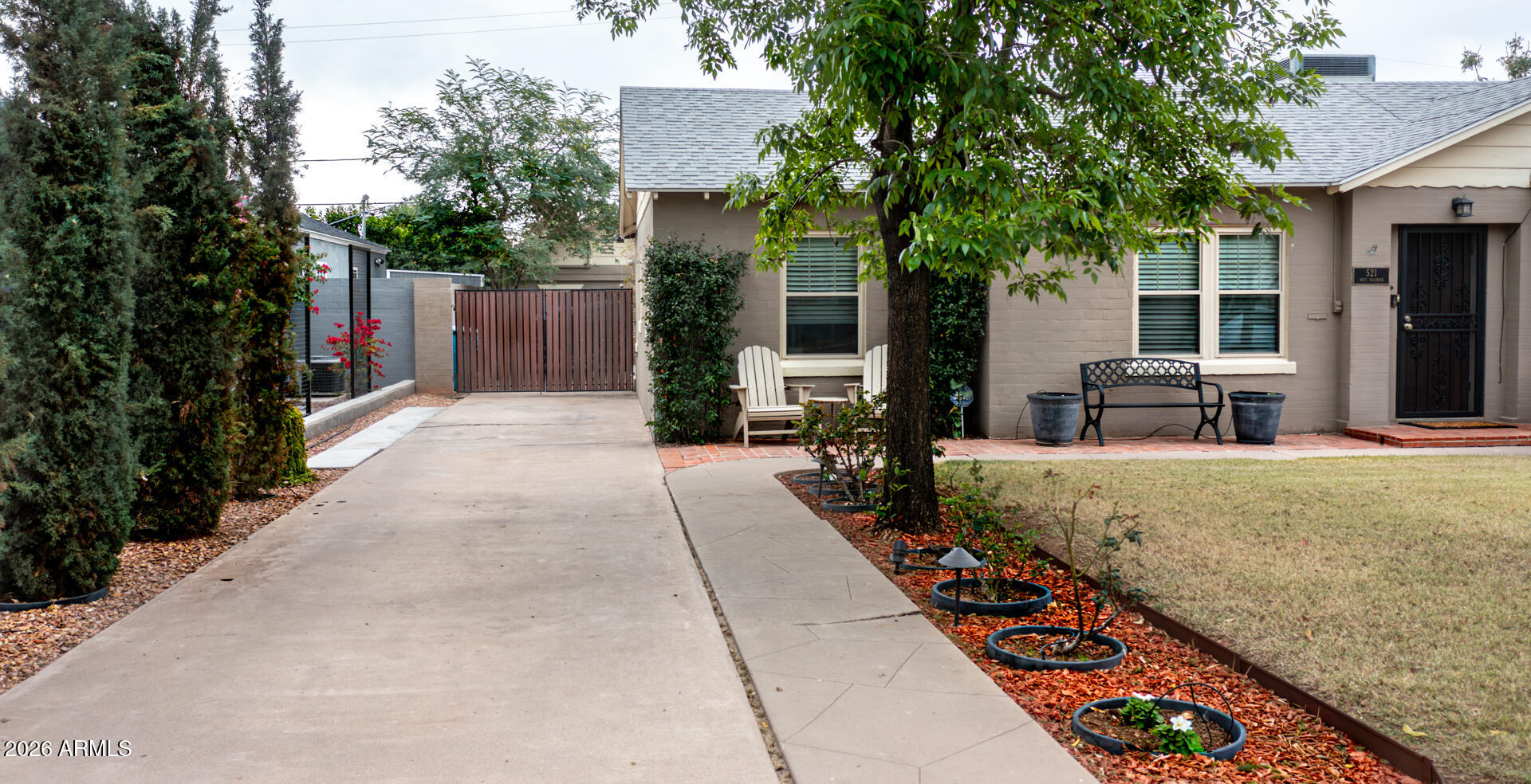 521 W WILSHIRE Drive