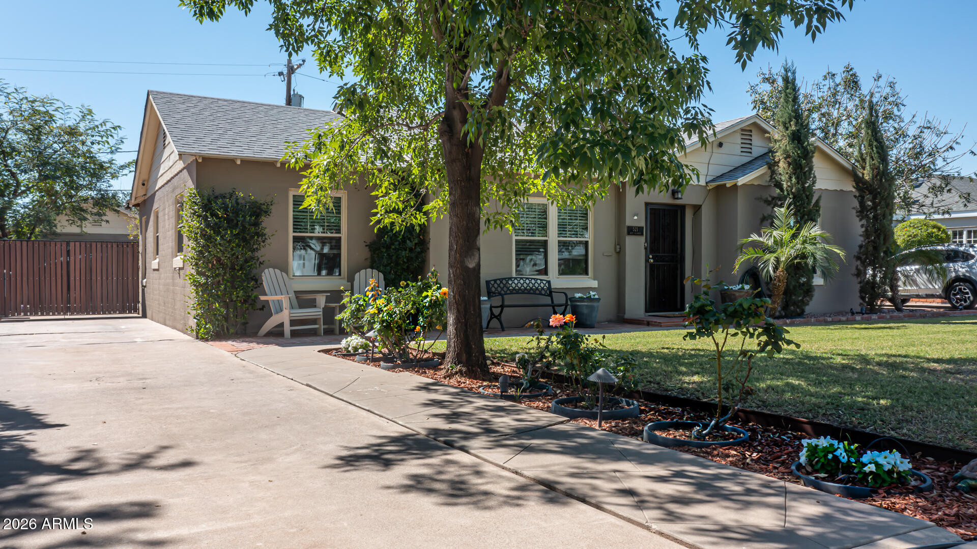 521 W WILSHIRE Drive