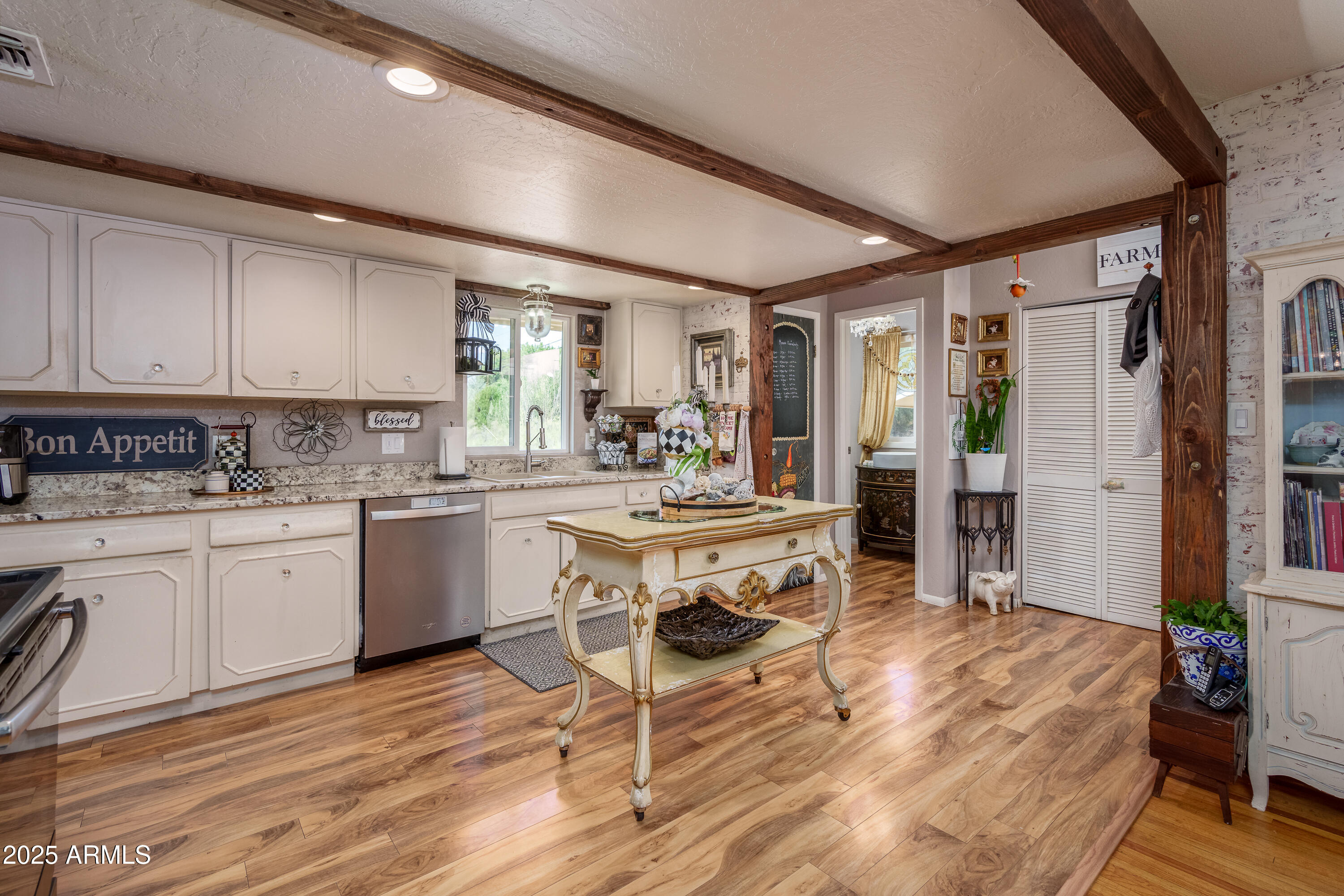 Cornville, Arizona 86325, United States, 4 Bedrooms Bedrooms, ,4 BathroomsBathrooms,Residential,Active,184068