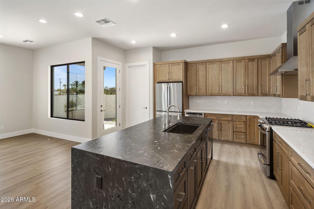 Photo of 1307 E Orangewood Avenue, Phoenix, AZ 85020 (MLS # 7074827)