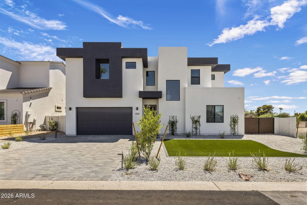 Photo of 1307 E Orangewood Avenue, Phoenix, AZ 85020 (MLS # 7074827)