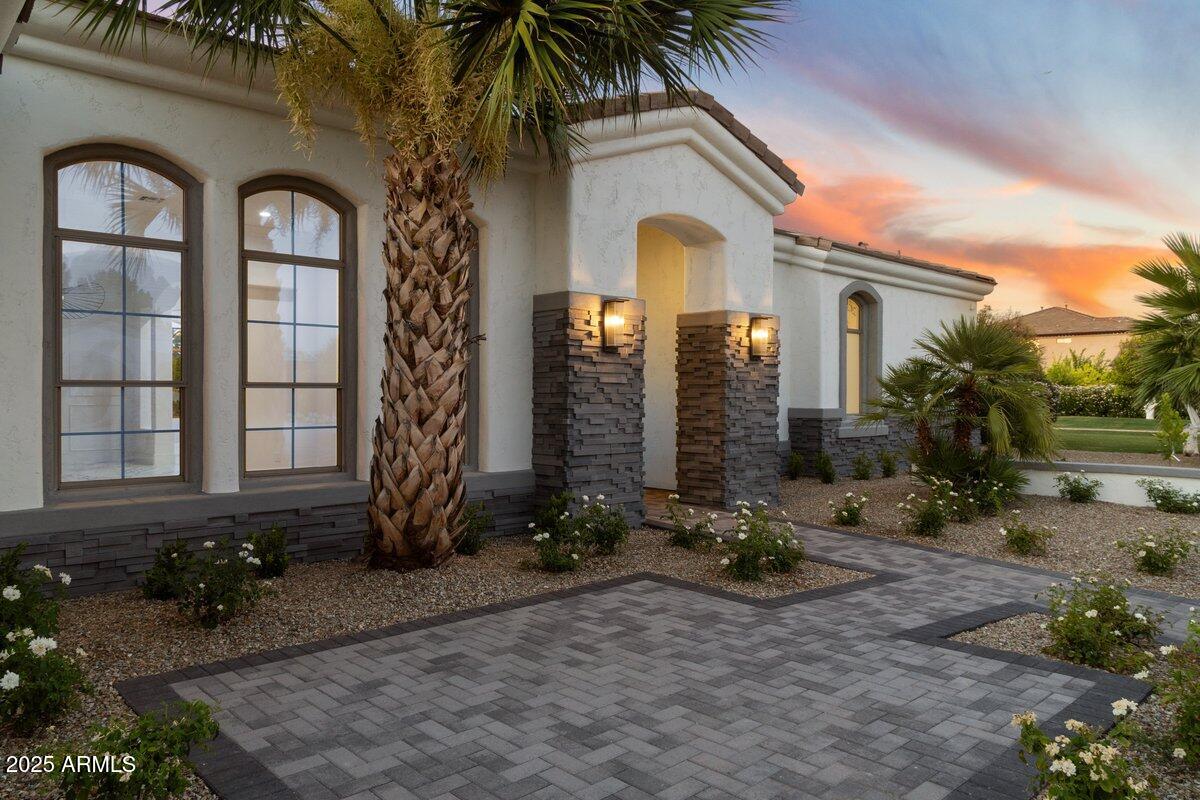 3354 E JAEGER Circle