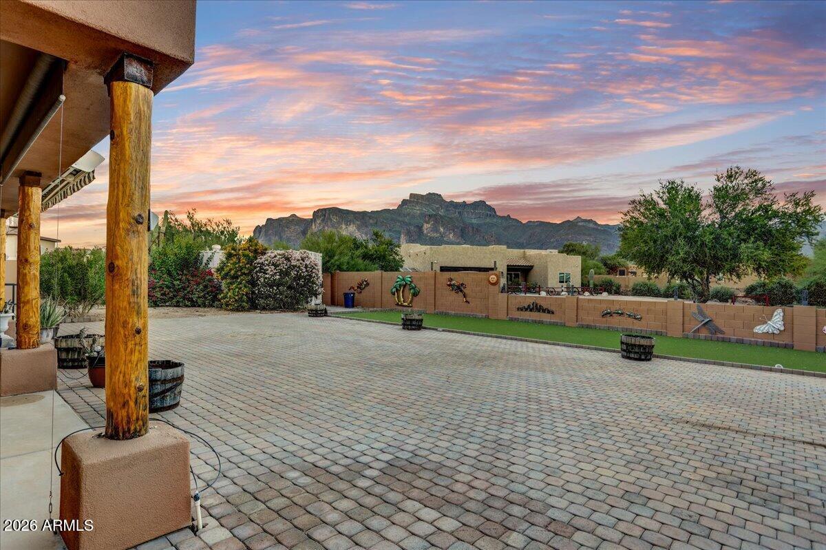 481 S Val Vista Road
