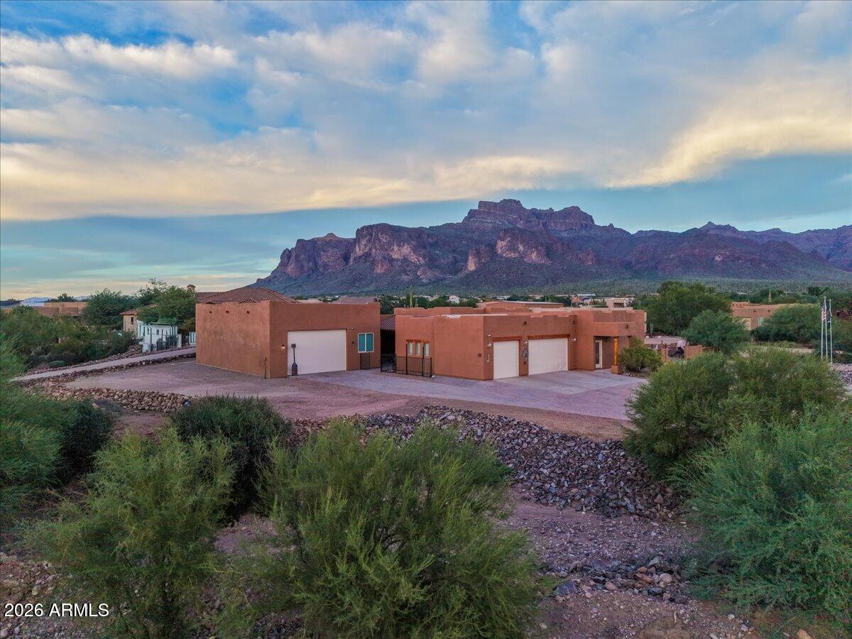 481 S Val Vista Road