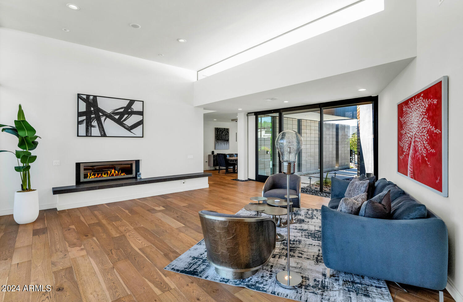 4602 E GLENROSA Avenue