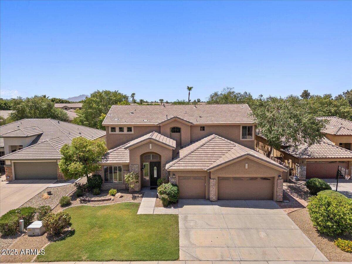 857 E CARLA VISTA Drive