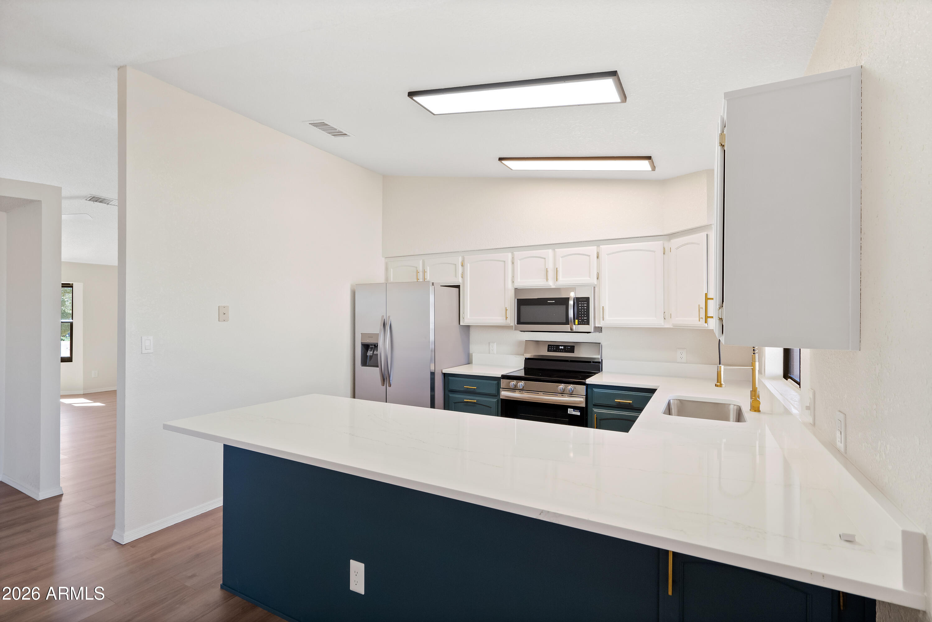 3302 RIDGE CREST Street