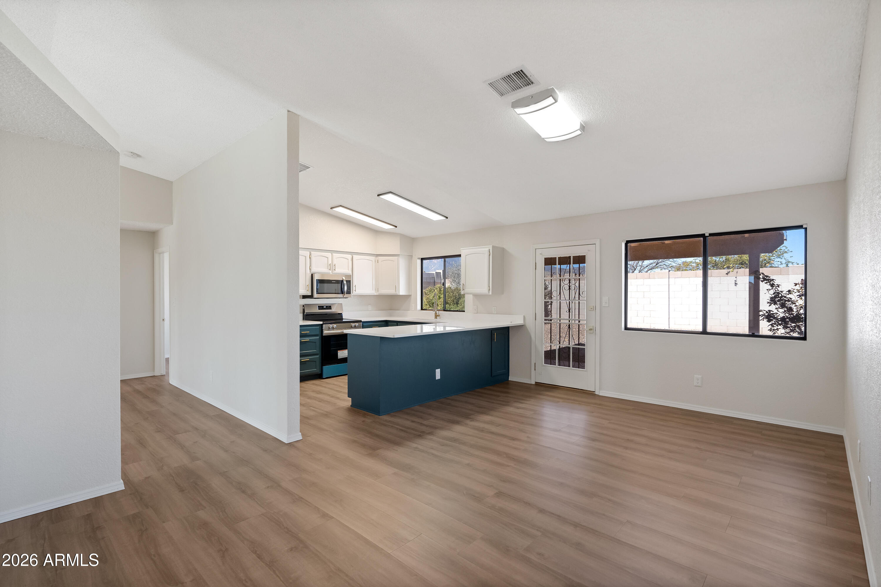 3302 RIDGE CREST Street