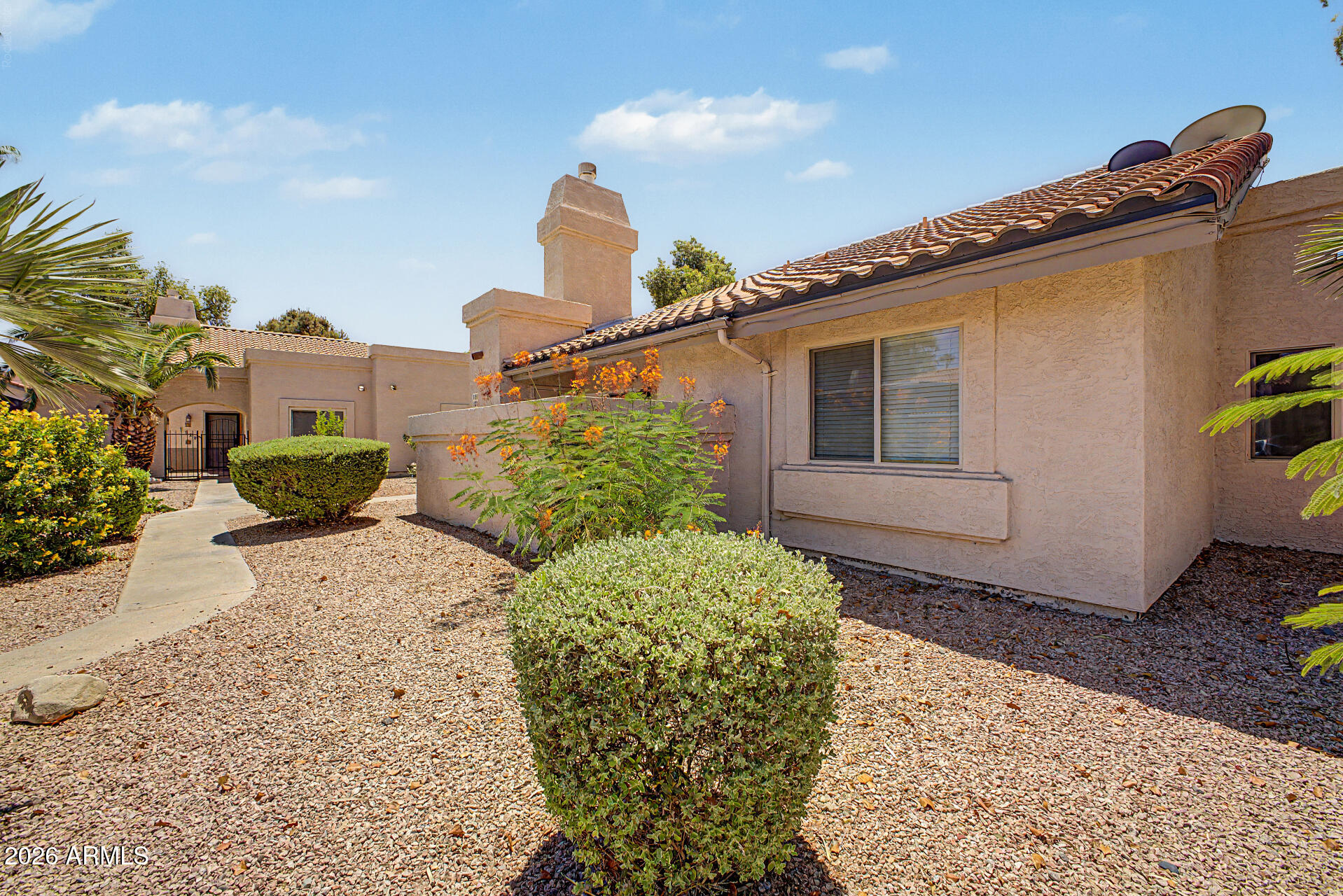 2019 W LEMON TREE Place 1121