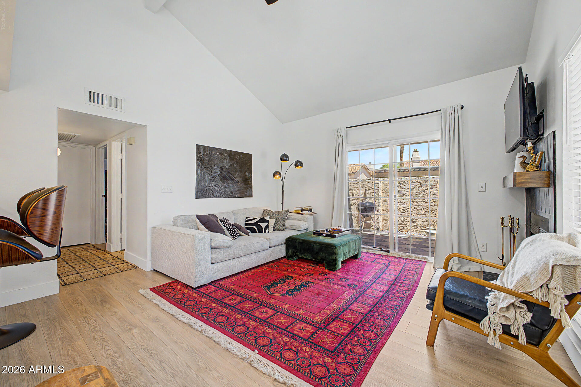 2019 W LEMON TREE Place 1121