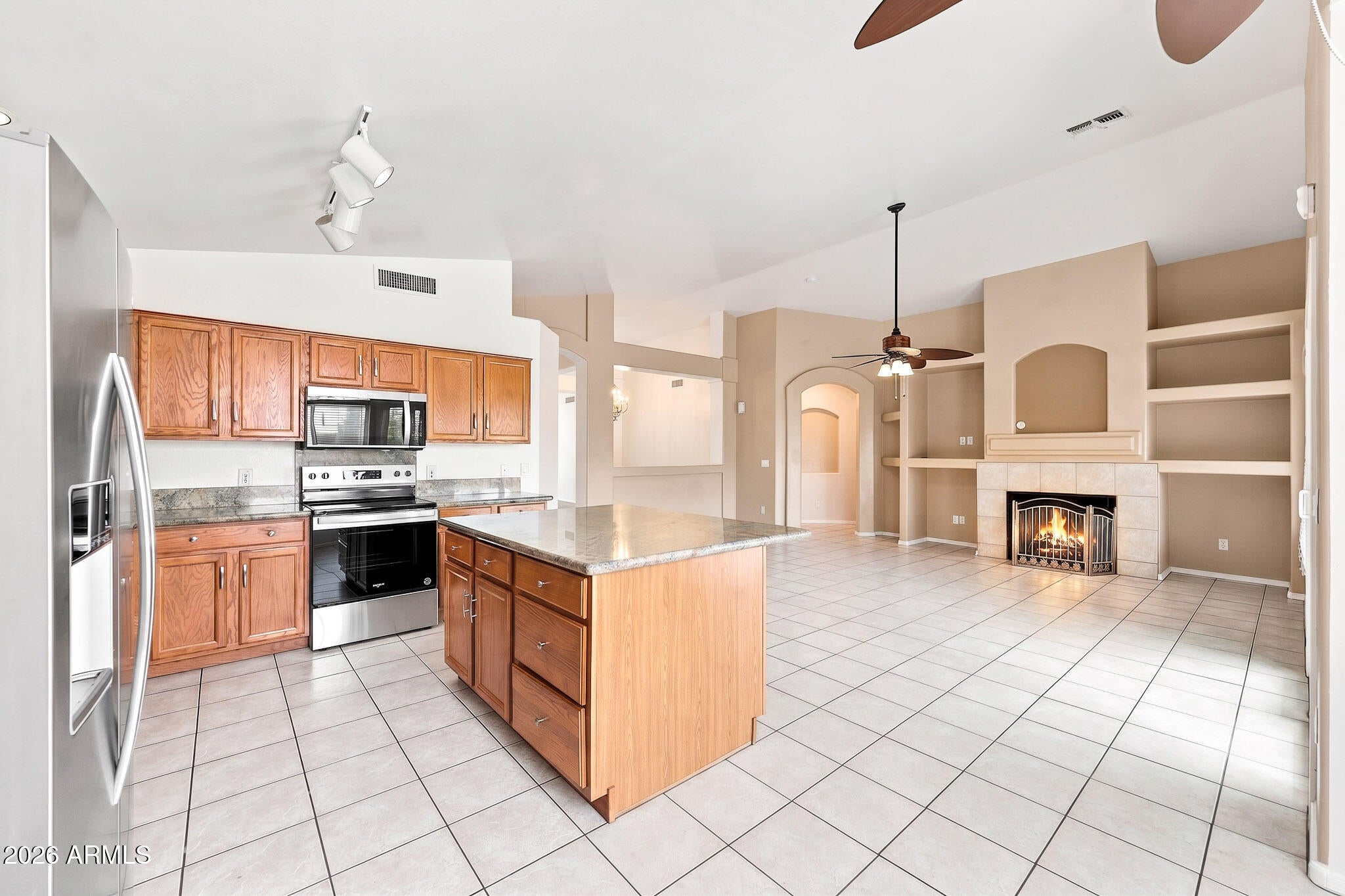 1109 E MONTOYA Lane