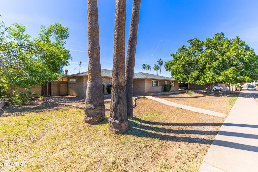 Photo of 223 E Concorda Drive, Tempe, AZ 85282 (MLS # 7000292)