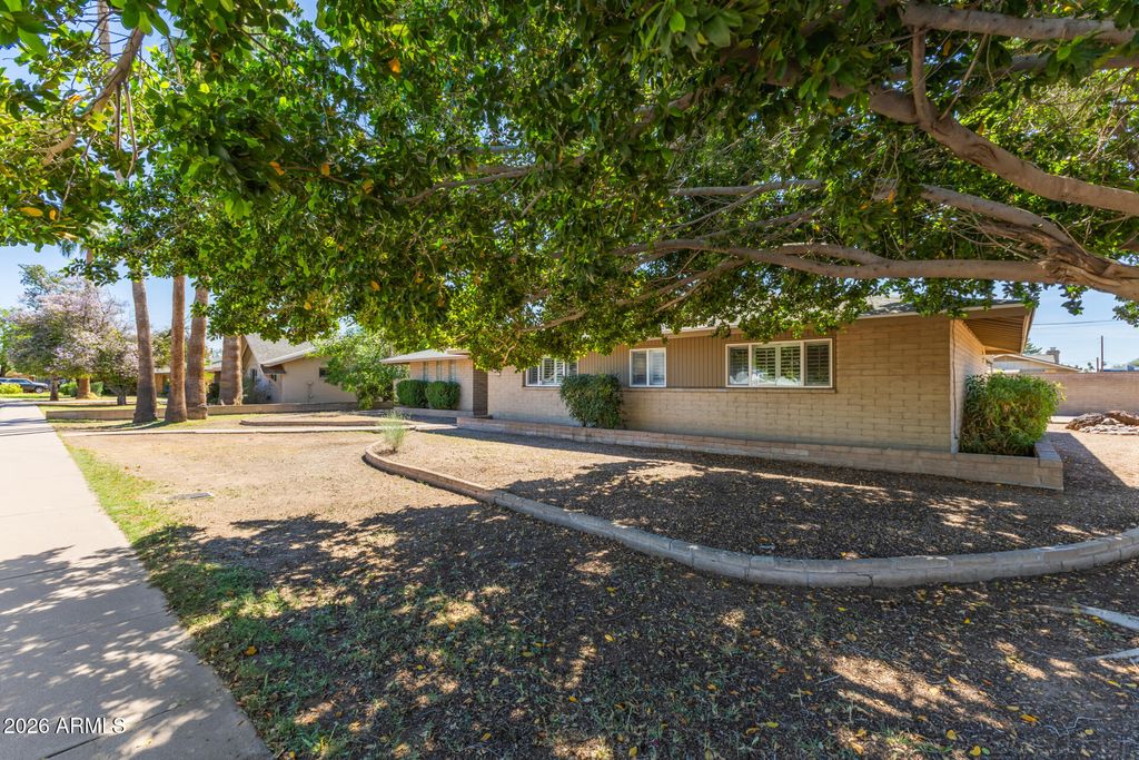 Photo of 223 E Concorda Drive, Tempe, AZ 85282 (MLS # 7000292)