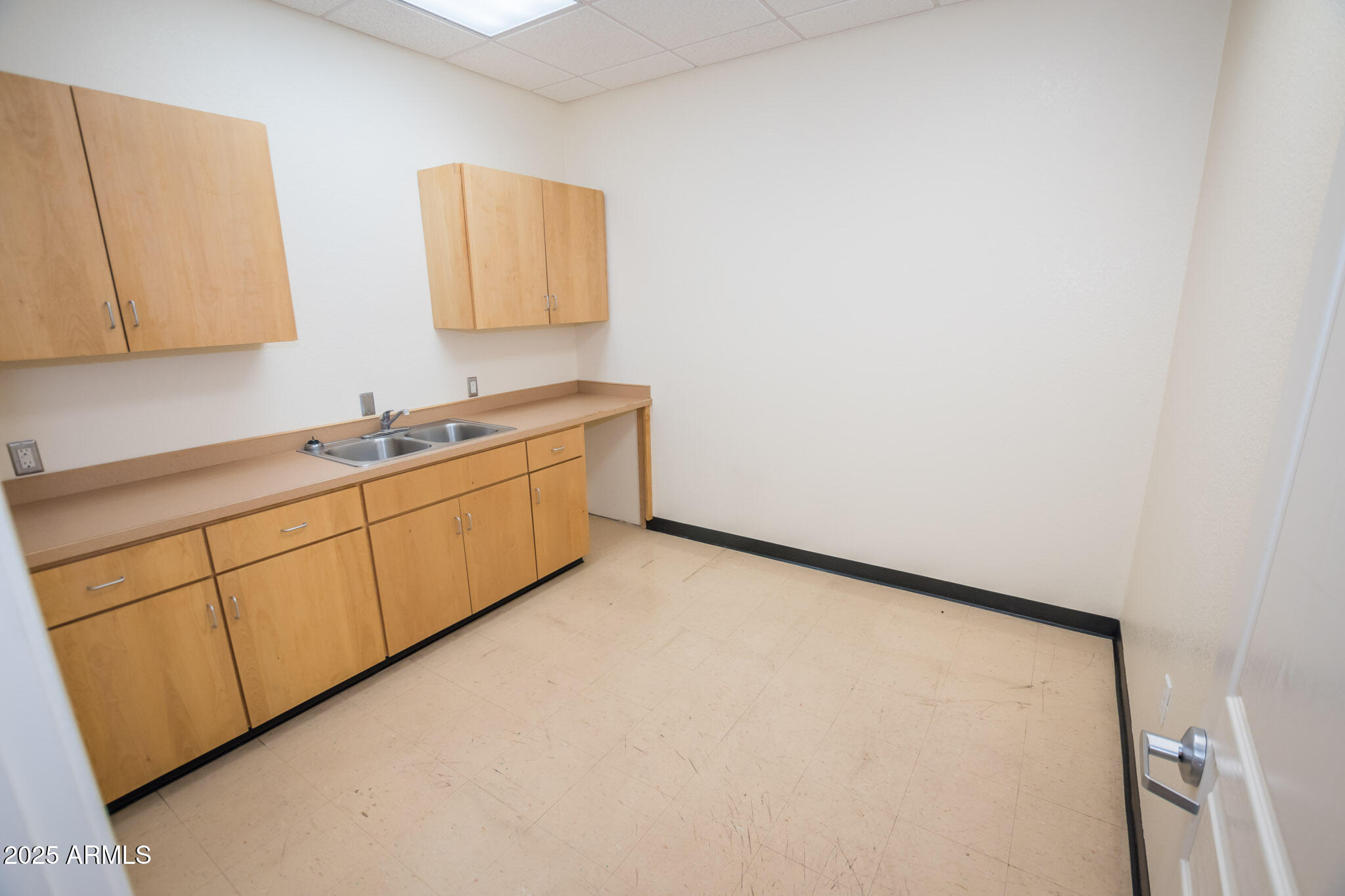 CROSSROADS COMMERCE CENTER PHASE 2 - Commercial Sale