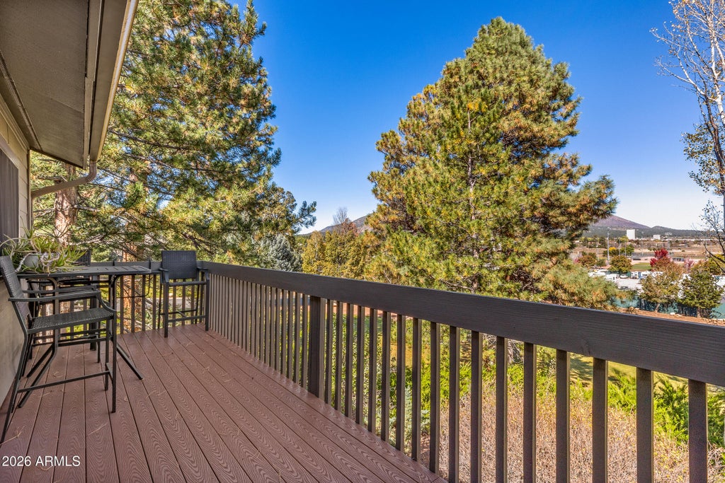 Photo of 5825 E Bear Paw Drive, Flagstaff, AZ 86004 (MLS # 7095208)
