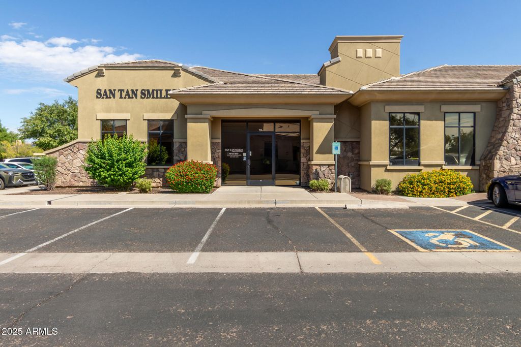 Photo of 1355 S Higley Road #114, Gilbert, AZ 85296 (MLS # 6954939)