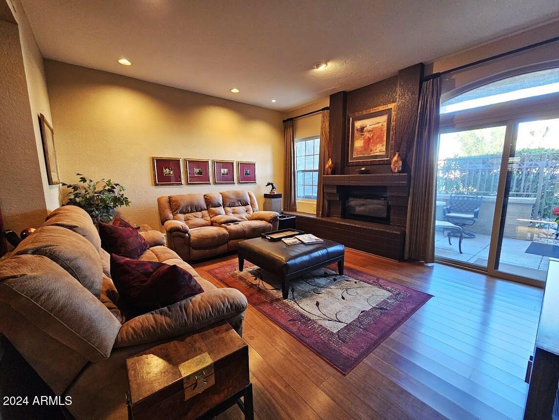 10015 E Mountain View Road Unit 1002