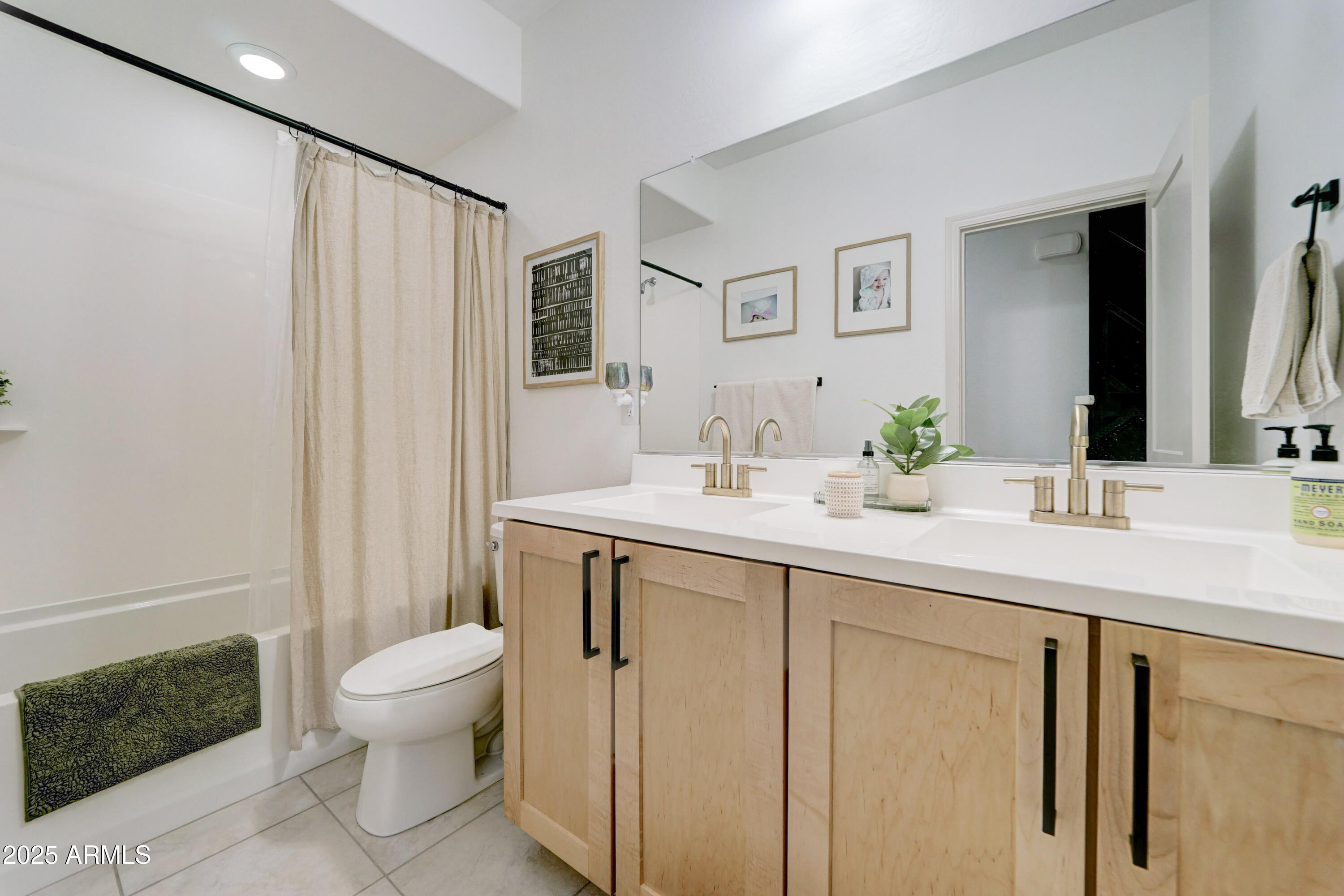 Litchfield Park, Arizona 85340, United States, 3 Bedrooms Bedrooms, ,2 BathroomsBathrooms,Residential,Active,253093