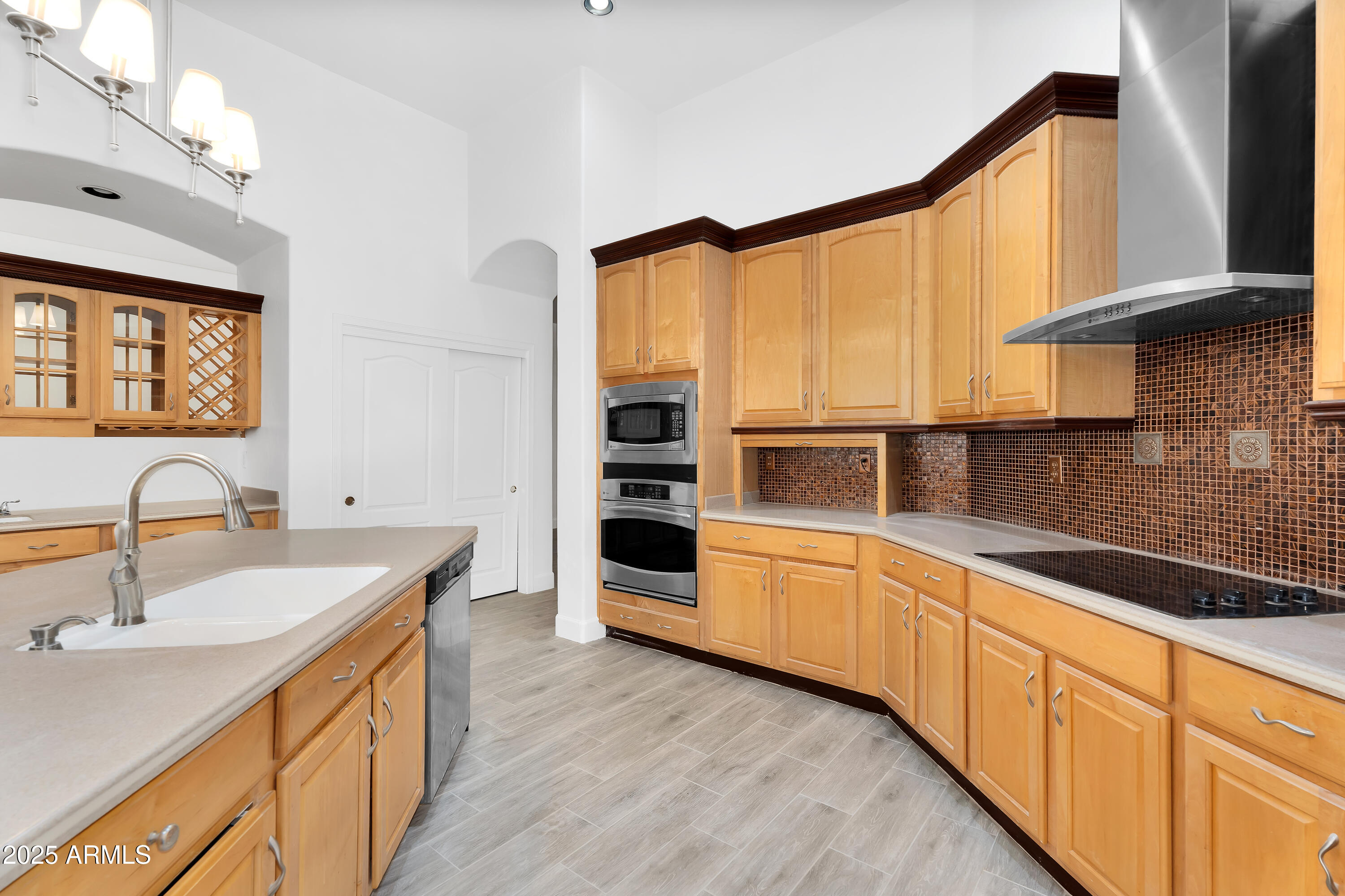 2068 S SAILORS Court