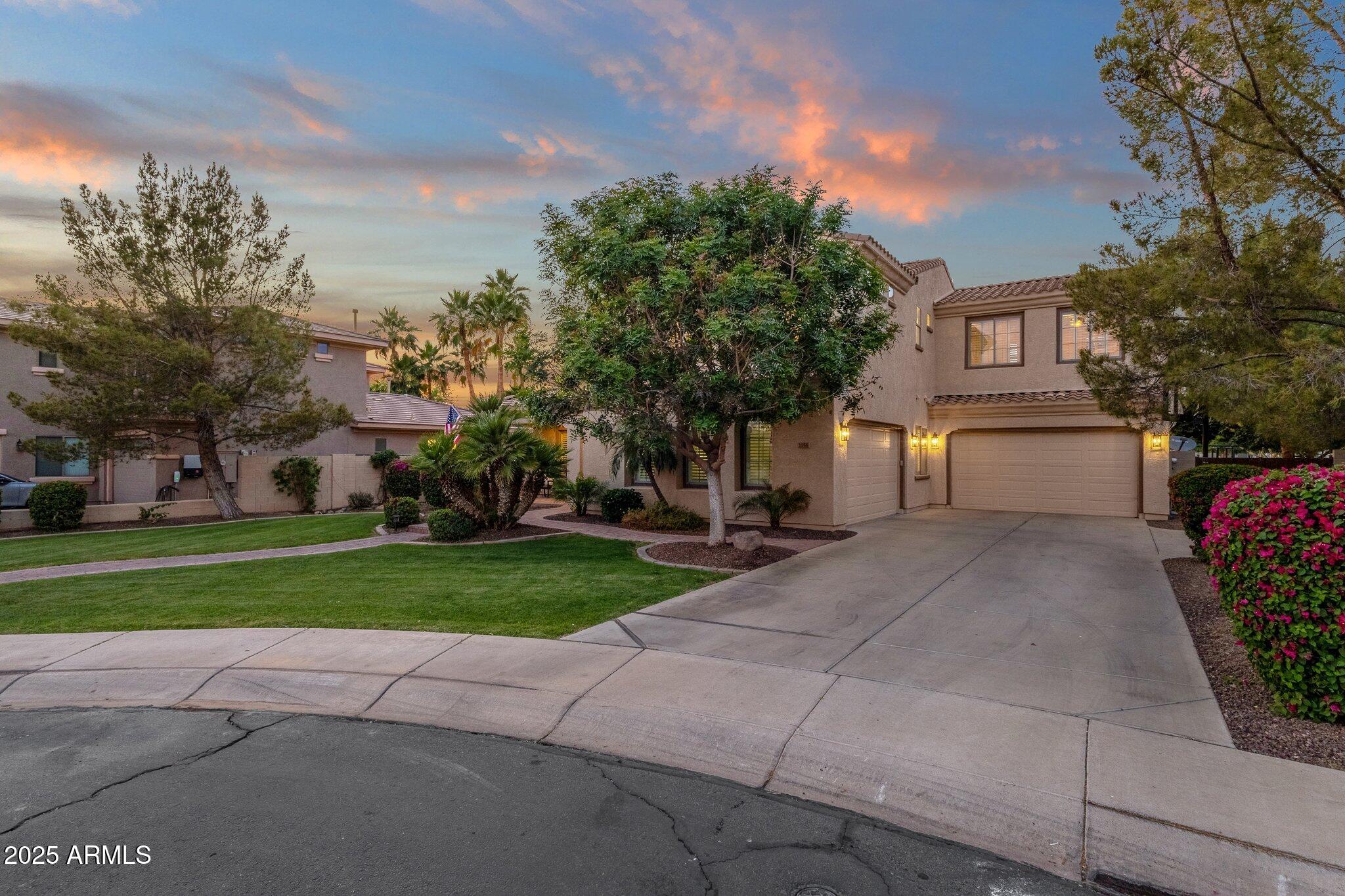 1356 E FLAMINGO Court