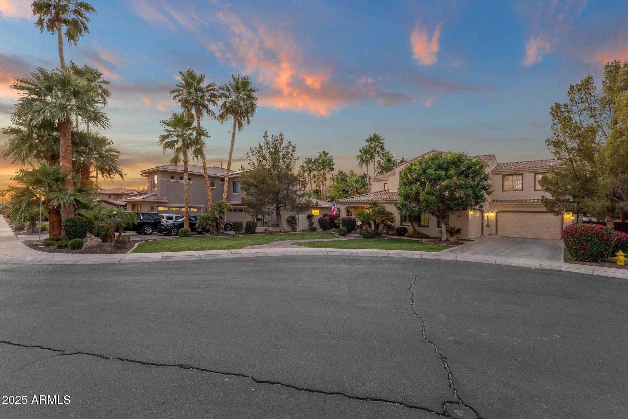 1356 E FLAMINGO Court
