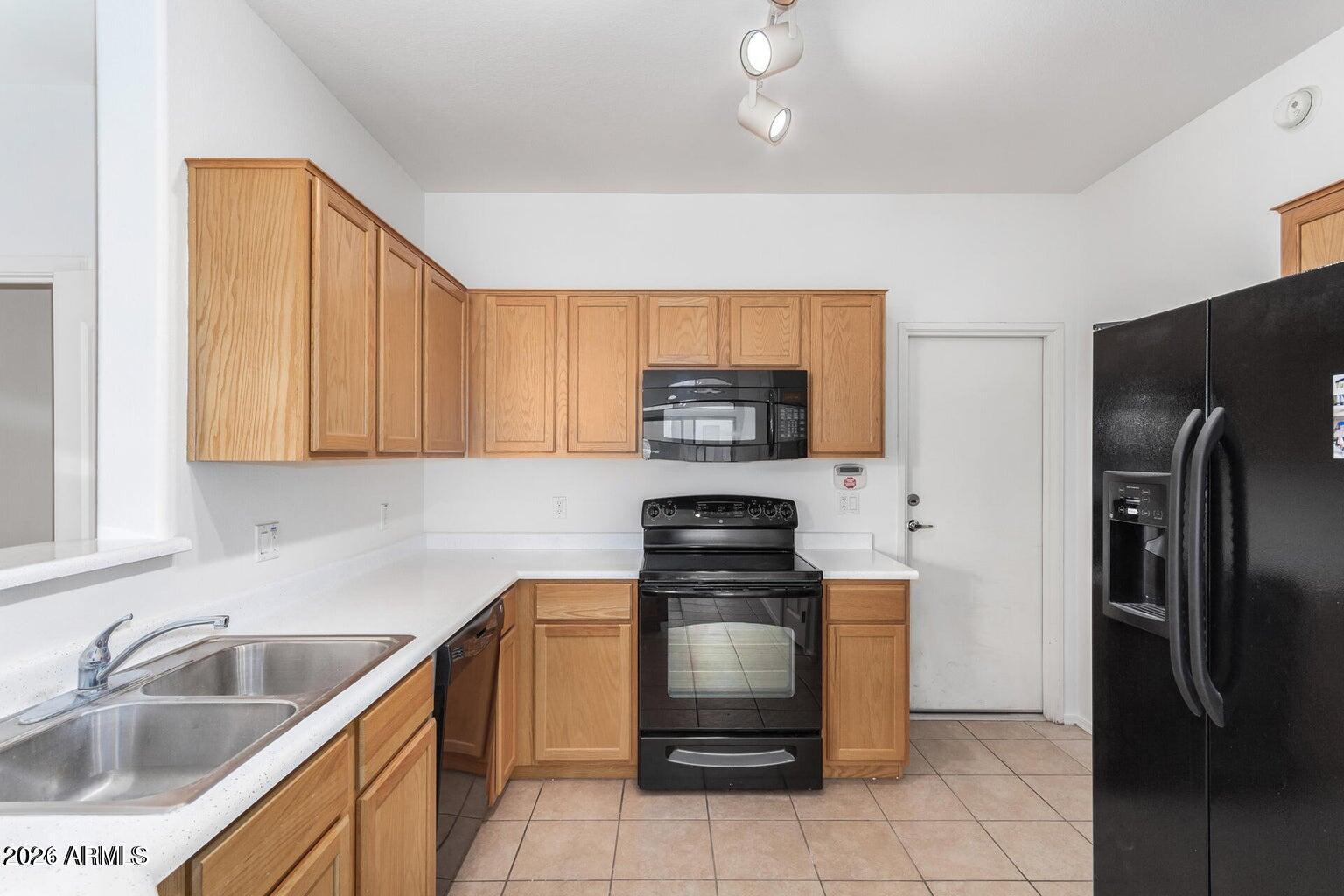 1350 S GREENFIELD Road 1053