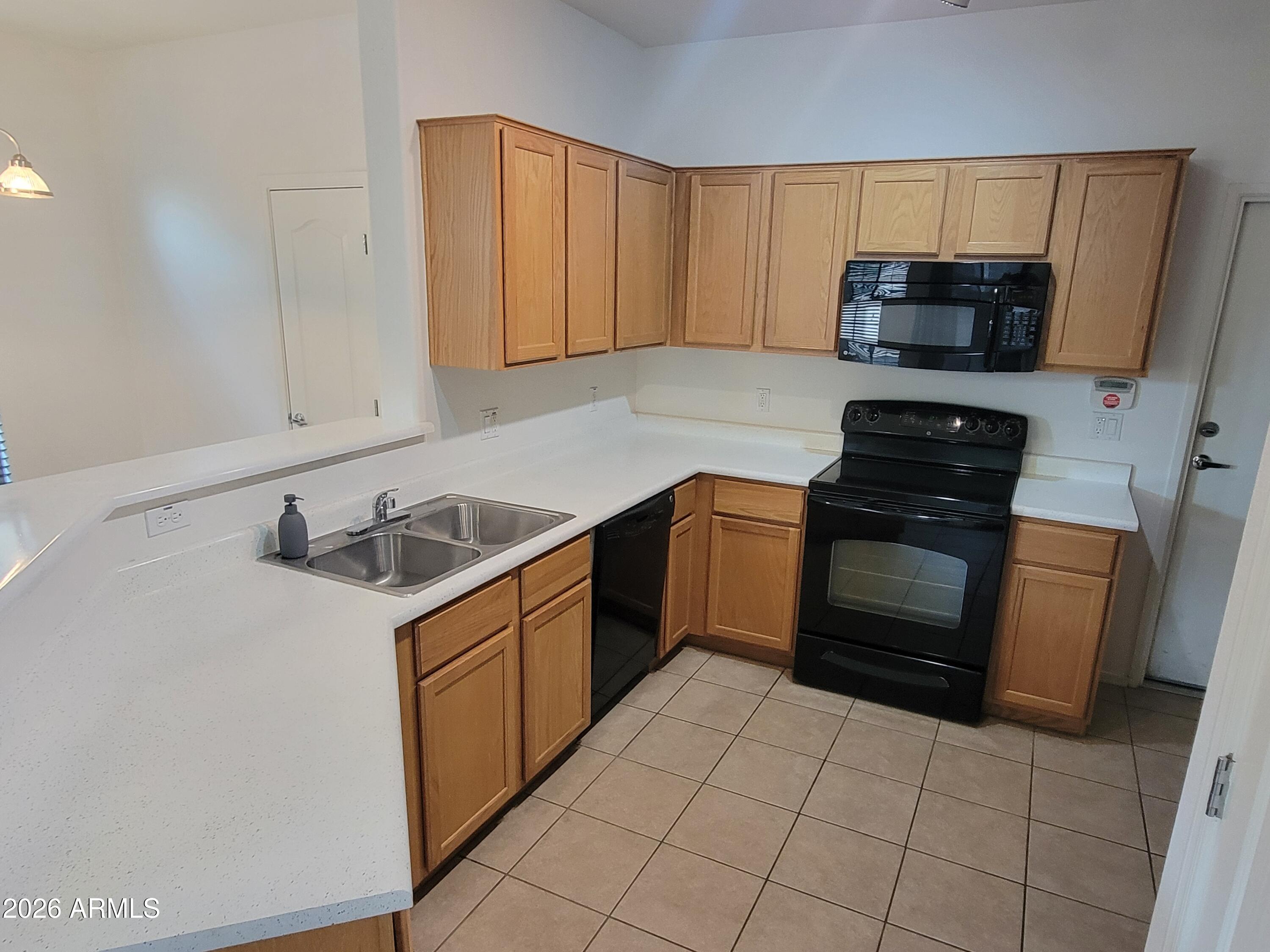 1350 S GREENFIELD Road 1053