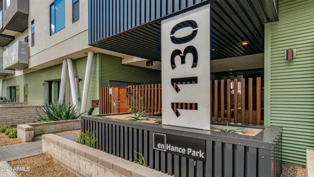 Photo of 1130 N 2nd Street #401, Phoenix, AZ 85004 (MLS # 6891846)