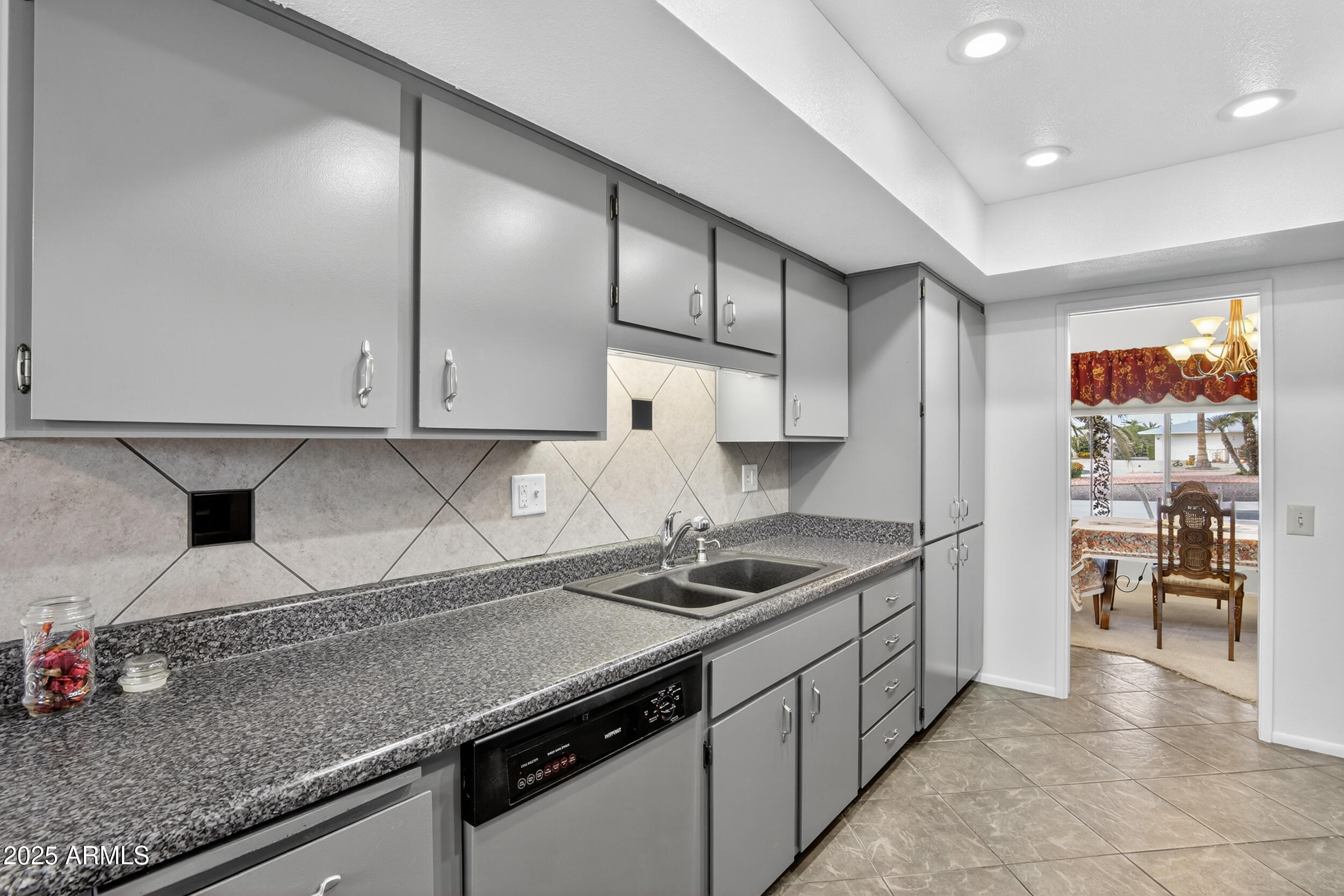 9526 W OAKSTONE Drive