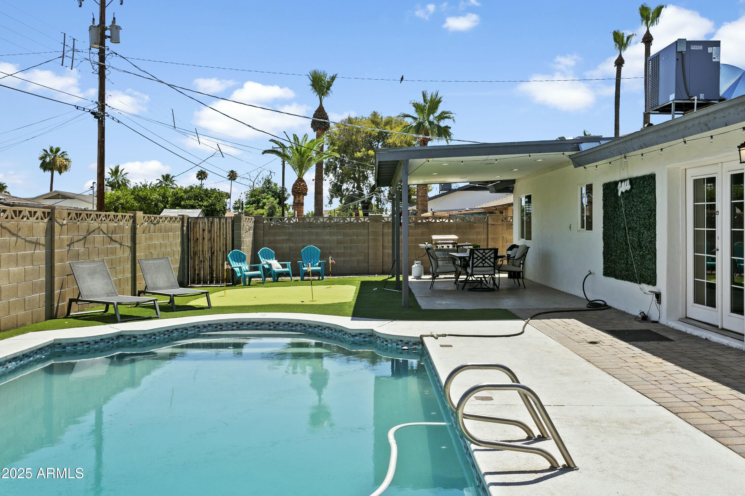 8312 E MACKENZIE Drive