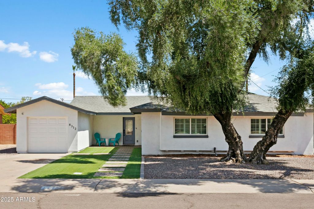 Photo of 8312 E Mackenzie Drive, Scottsdale, AZ 85251 (MLS # 7033211)
