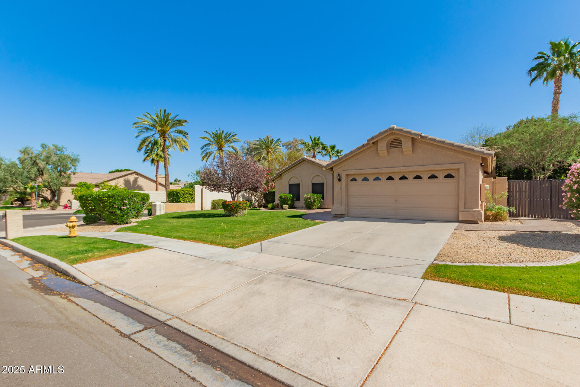 4901 S VISTA Place