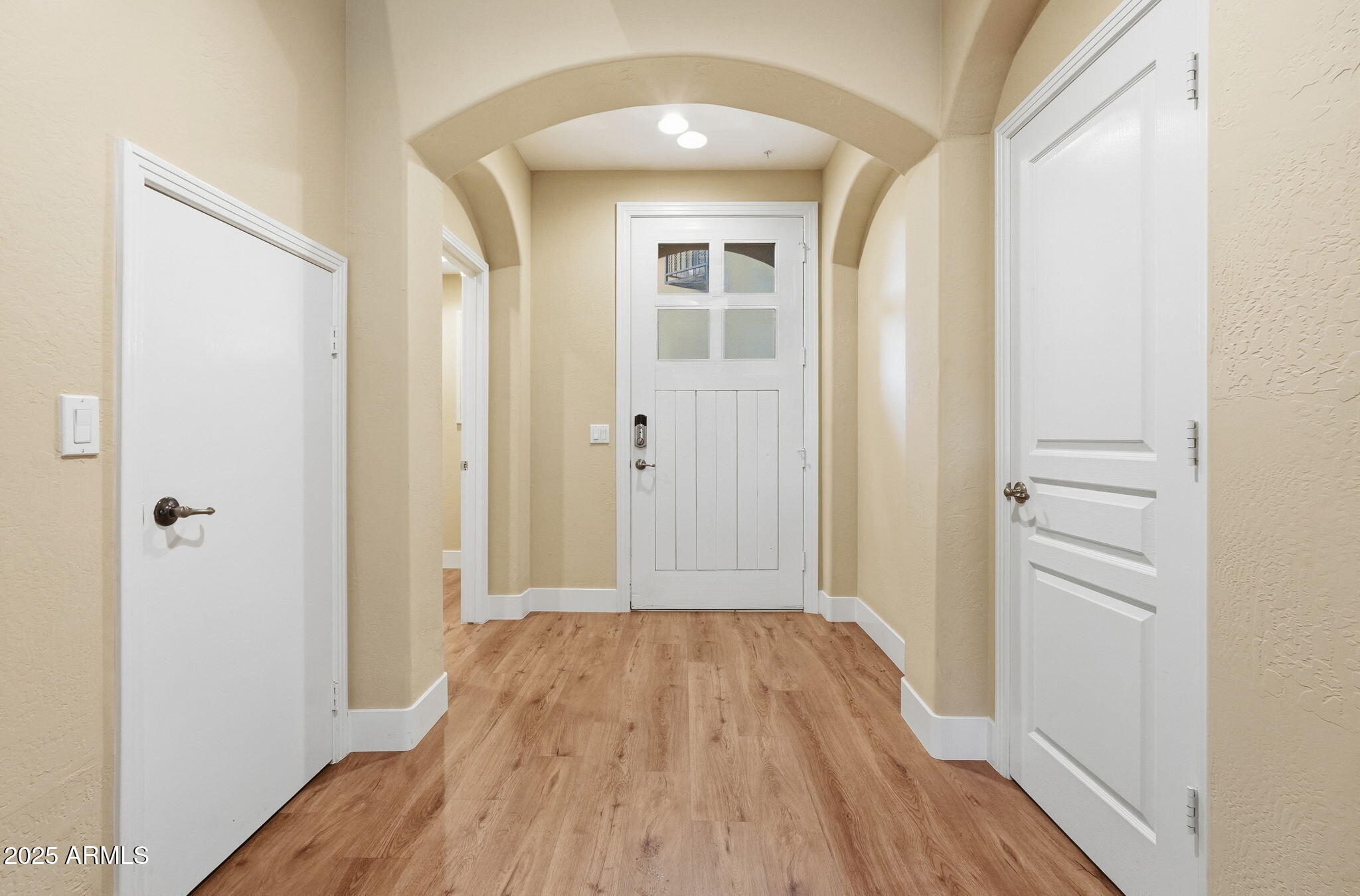 20802 N GRAYHAWK Drive 1091