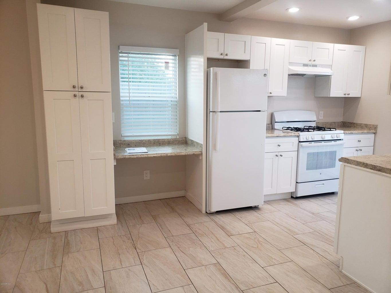 206 E Jones Avenue 11SH
