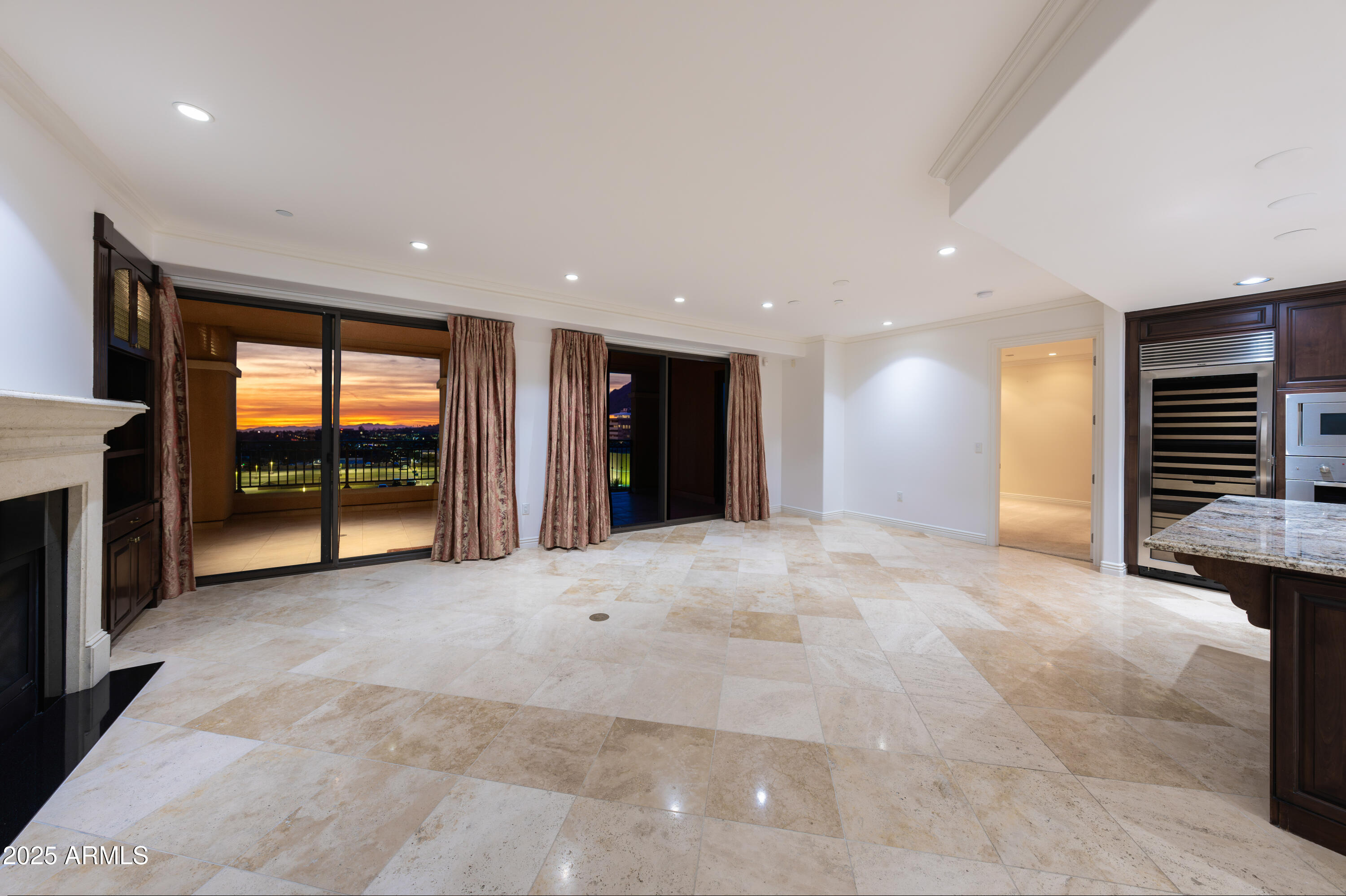 7175 E Camelback Road 902