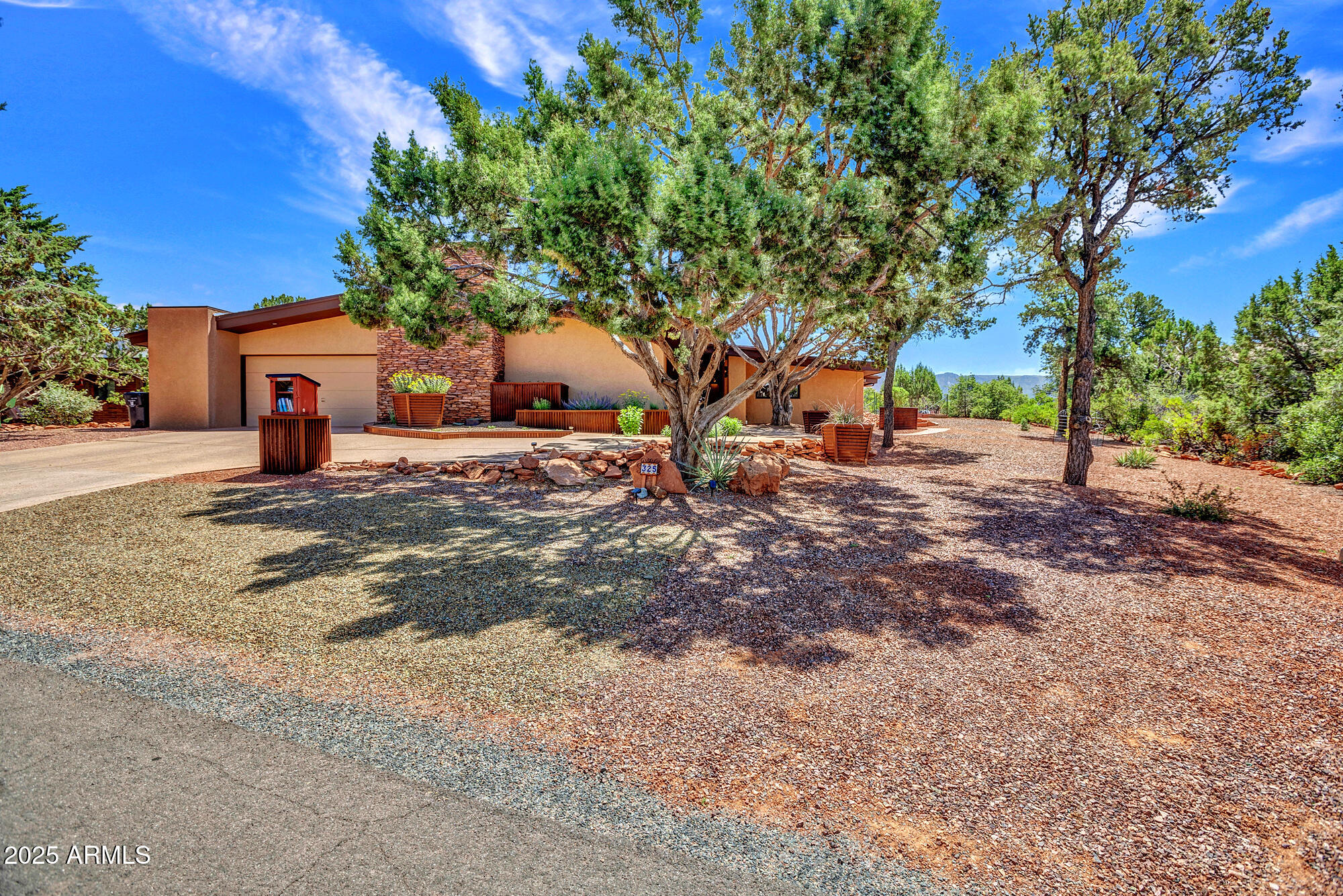 325 FLAMING ARROW Way