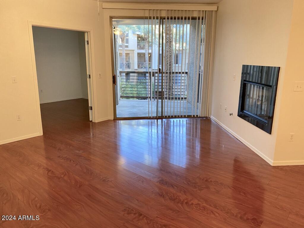 1701 E COLTER Street 323