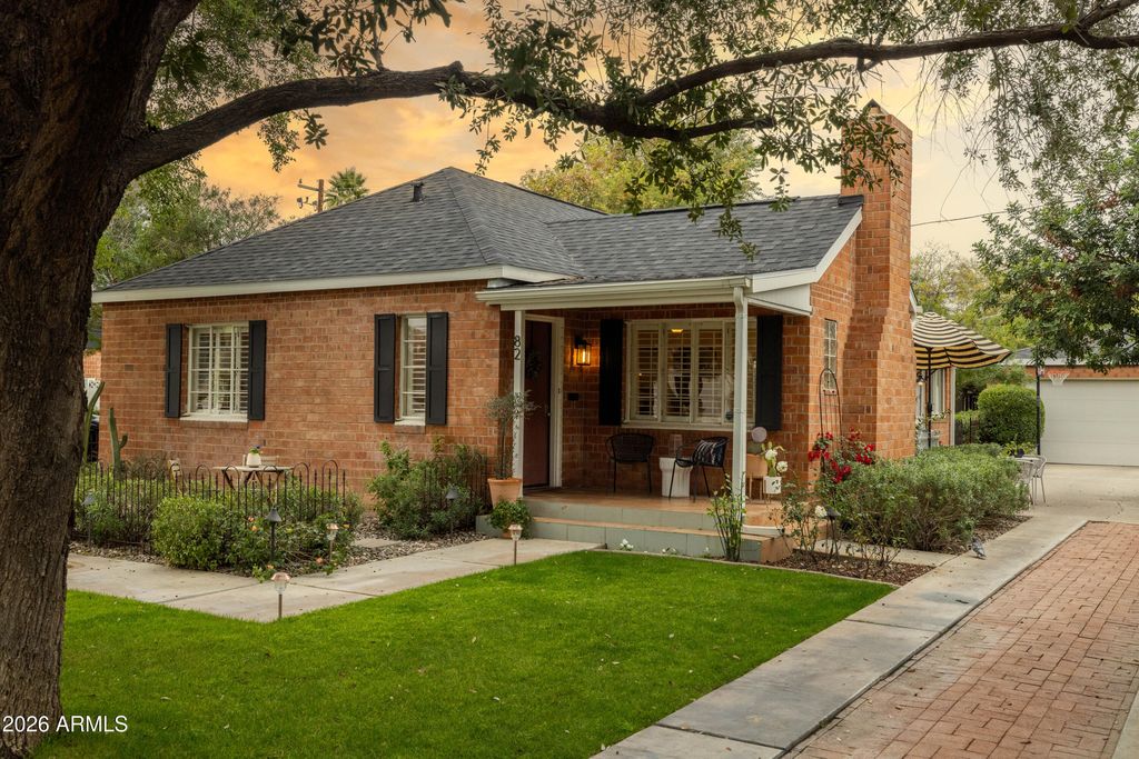 Photo of 82 W Windsor Avenue, Phoenix, AZ 85003 (MLS # 6965025)