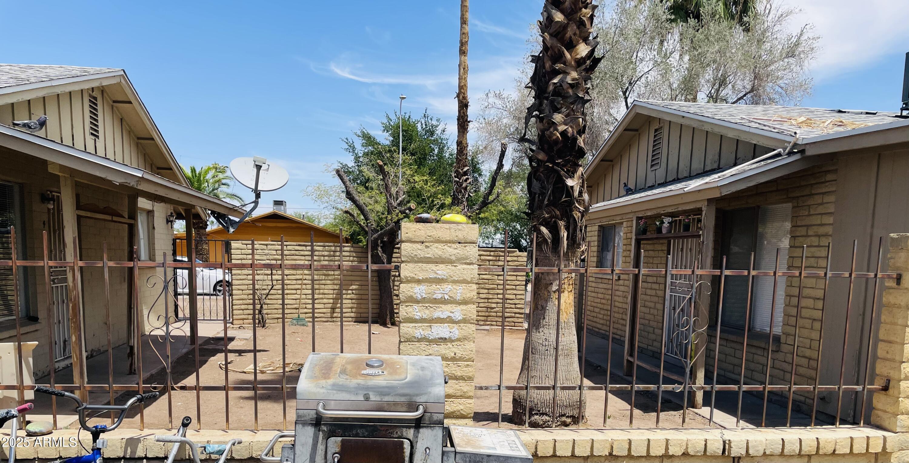 1513 W 7TH Place