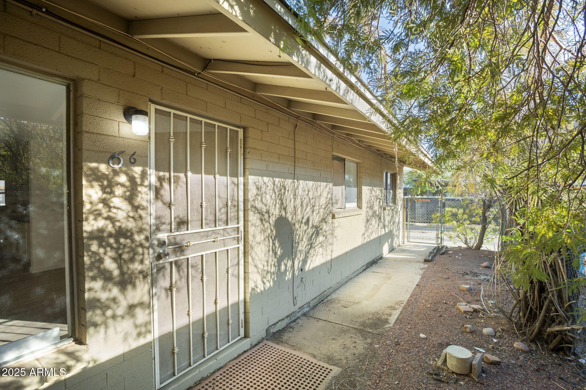 1513 W 7TH Place