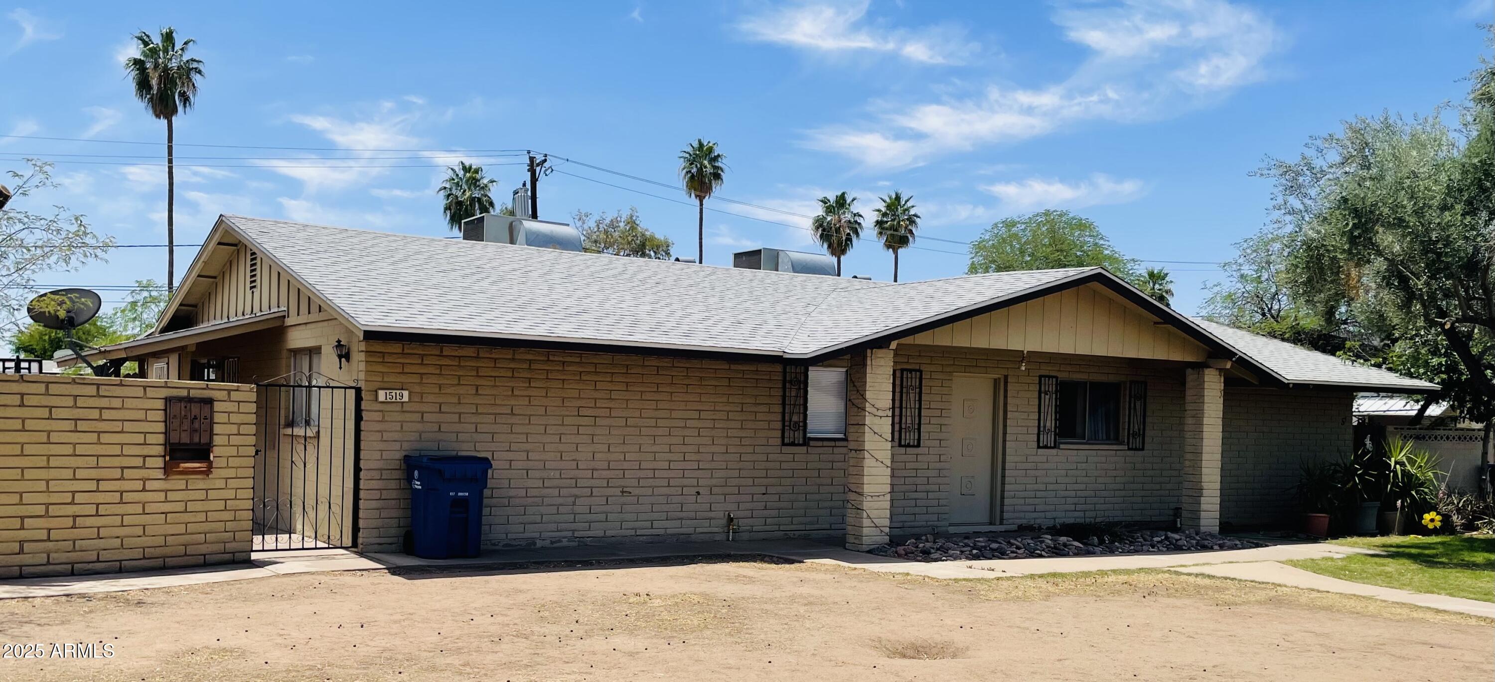 1513 W 7TH Place