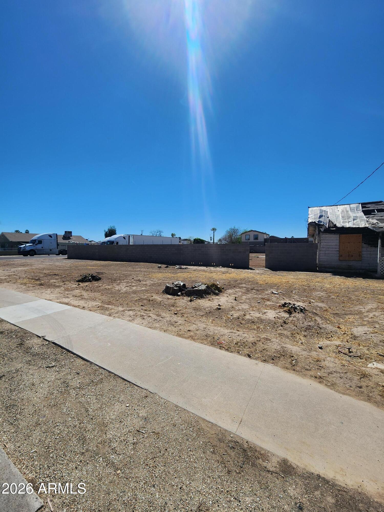 5409 W MYRTLE Avenue