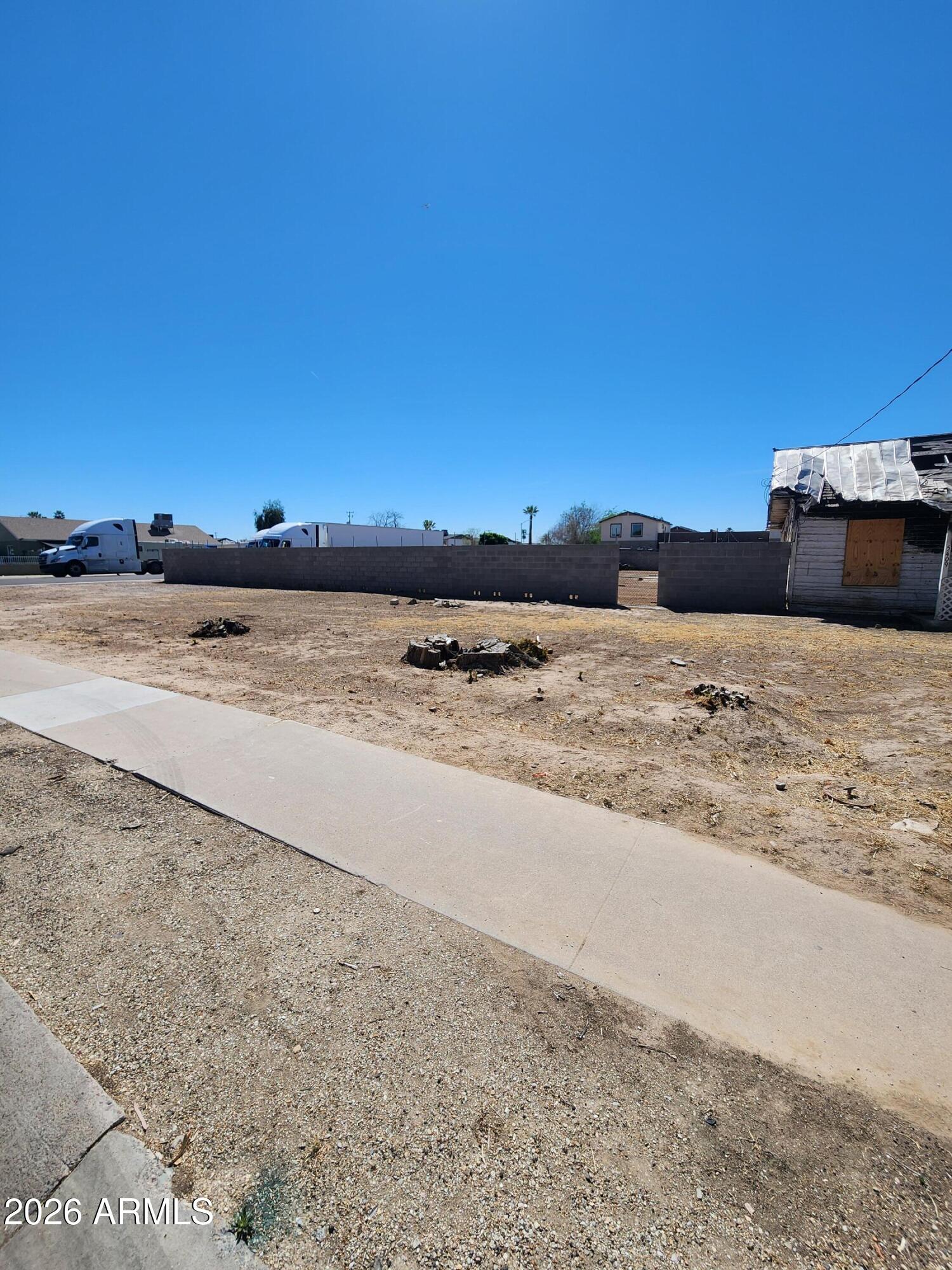 5409 W MYRTLE Avenue