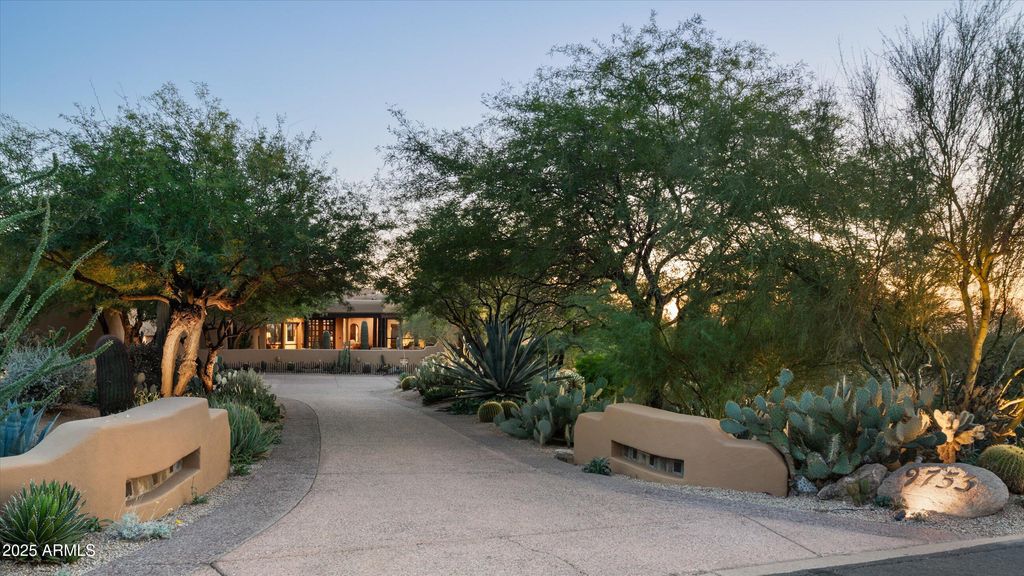 Photo of 9753 E Sundance Trail, Scottsdale, AZ 85262 (MLS # 6942584)